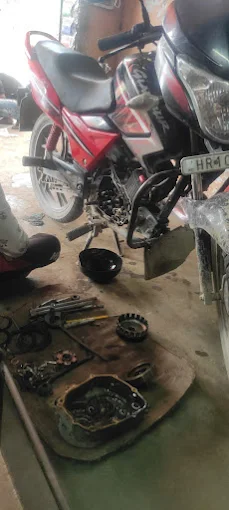 Bike gearbox and transmission repair at Dinesh Bike Point Sonipat